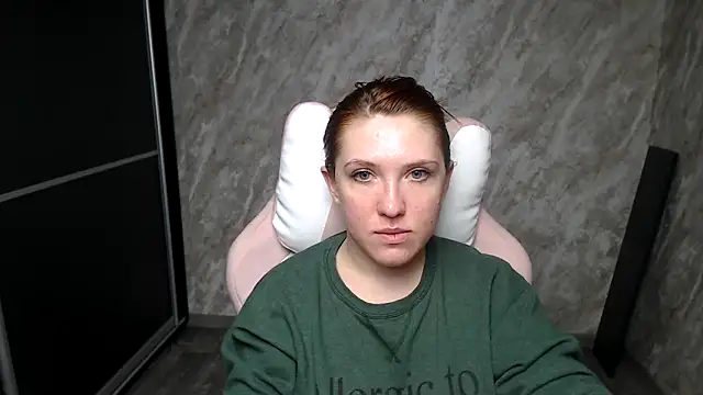 Snapshot of Reginasmilee chatting on 02/19/26, 06:37 Reginasmilee online show from 02/19/26, 06:37