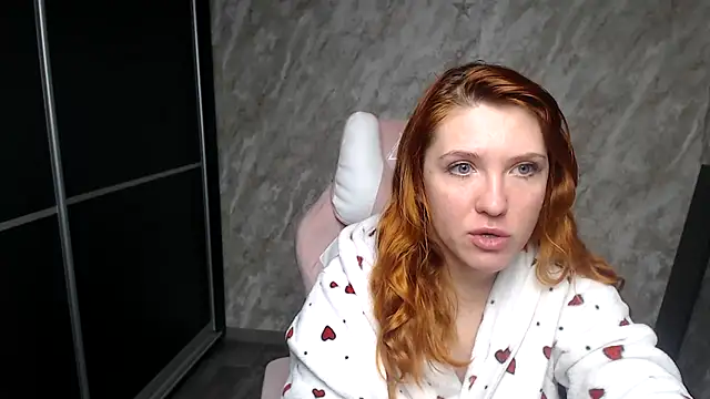 Snapshot of Reginasmilee chatting on 02/23/26, 04:21 Reginasmilee online show from 02/23/26, 04:21