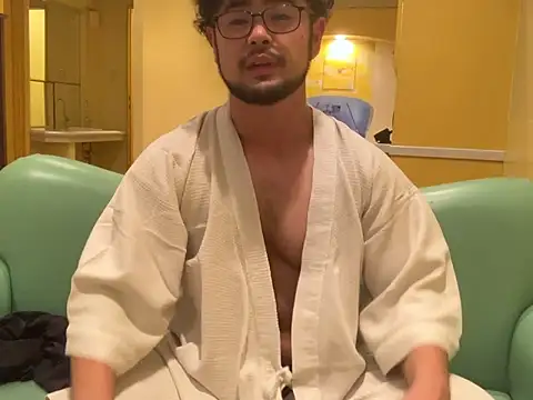 Snapshot of taku_bear chatting on 07/17/26, 02:02 taku bear online show from 07/17/26, 02:02