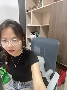 Snapshot of YY-1-1-1 chatting on 06/25/26, 07:13 YY-1-1-1 online show from 06/25/26, 07:13