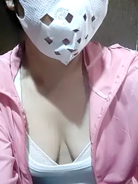 Hiha-nn online show from 06/24/26, 11:37