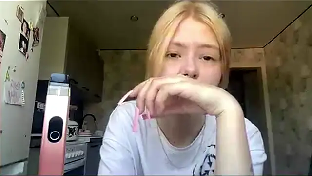 Snapshot of Jeneienal_1 chatting on 06/26/26, 02:10 Jeneienal 1 online show from 06/26/26, 02:10