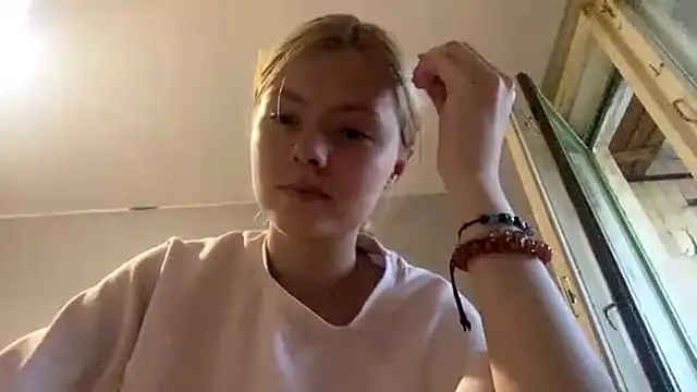Snapshot of Jeneienal_1 chatting on 07/07/26, 05:28 Jeneienal 1 online show from 07/07/26, 05:28