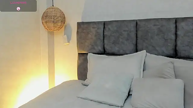 Snapshot of vera__lux chatting on 08/04/26, 12:30 vera lux online show from 08/04/26, 12:30