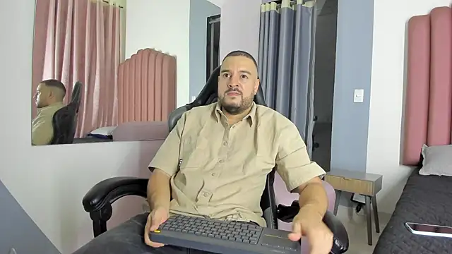 Snapshot of Nicola_D_Angelo chatting on 07/25/26, 08:39 Nicola D Angelo online show from 07/25/26, 08:39
