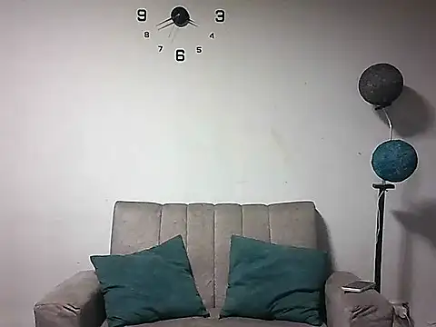 Snapshot of Asly- chatting on 07/16/26, 06:47 Asly- online show from 07/16/26, 06:47