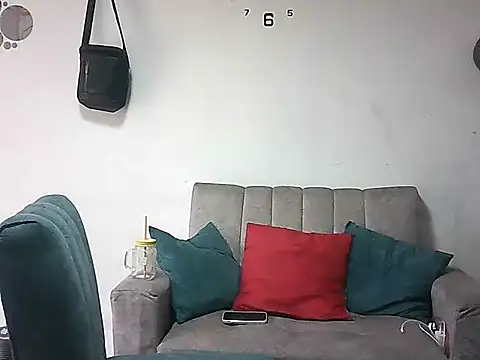 Snapshot of Asly- chatting on 07/17/26, 07:52 Asly- online show from 07/17/26, 07:52
