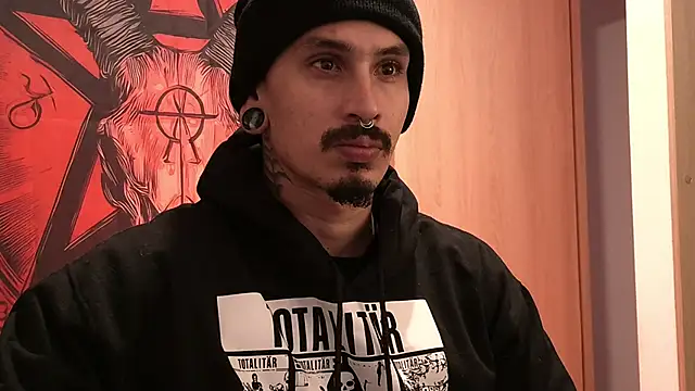 Snapshot of etthaan chatting on 04/02/26, 11:35 etthaan online show from 04/02/26, 11:35