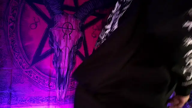 Snapshot of etthaan chatting on 04/04/26, 01:04 etthaan online show from 04/04/26, 01:04