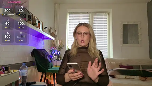 Snapshot of BeautyeyesLovely chatting on 03/14/26, 08:42 BeautyeyesLovely online show from 03/14/26, 08:42