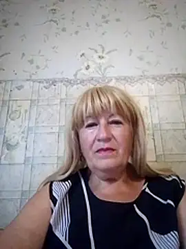 Snapshot of EmmaSwan555 chatting on 07/14/26, 03:51 EmmaSwan555 online show from 07/14/26, 03:51