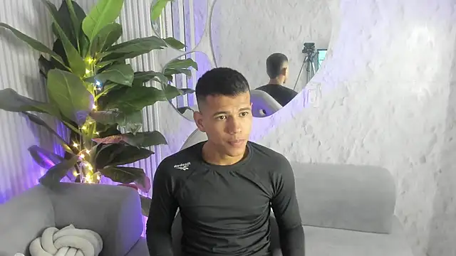 Snapshot of Noah_sexhotty chatting on 07/12/26, 02:35 Noah sexhotty online show from 07/12/26, 02:35