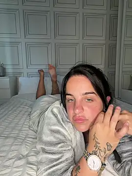rubylouisess  online show from 06/25/26, 06:12
