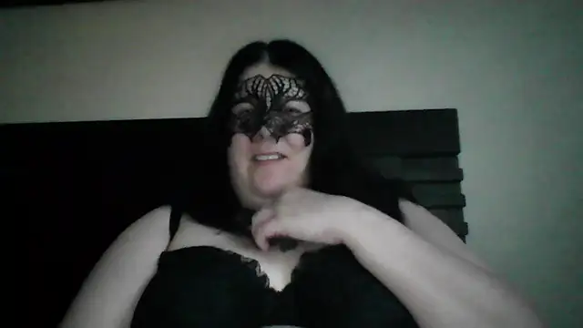 Snapshot of RavenRunee chatting on 07/04/26, 03:35 RavenRunee online show from 07/04/26, 03:35