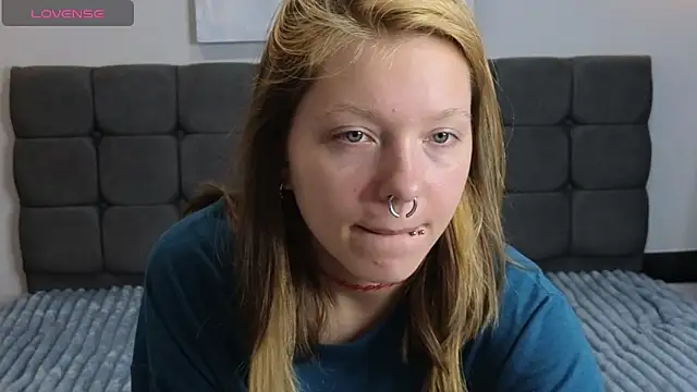 LauraLowe online show from 06/30/26, 05:52