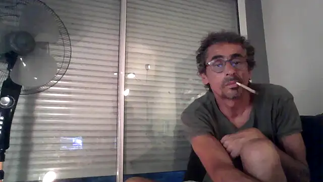 Snapshot of psilo273 chatting on 07/19/26, 04:05 psilo273 online show from 07/19/26, 04:05