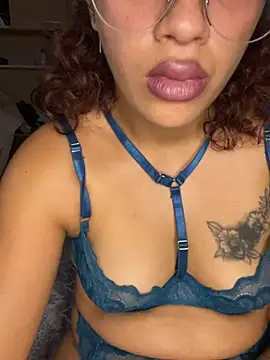 Snapshot of BiaaSexxy chatting on 07/19/26, 06:33 BiaaSexxy online show from 07/19/26, 06:33