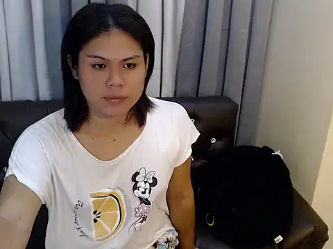 Snapshot of carla_newhere chatting on 06/29/26, 04:51 carla newhere online show from 06/29/26, 04:51