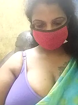 Snapshot of Poojitha-Queen chatting on 07/10/26, 06:32 Poojitha-Queen online show from 07/10/26, 06:32