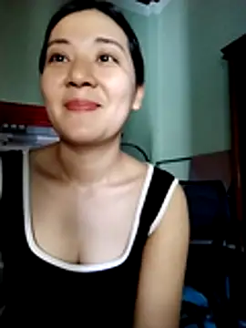 Snapshot of Lyrose_2k chatting on 07/05/26, 12:39 Lyrose 2k online show from 07/05/26, 12:39