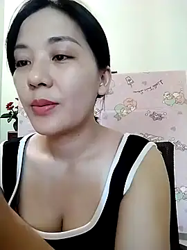 Snapshot of Lyrose_2k chatting on 07/30/26, 04:11 Lyrose 2k online show from 07/30/26, 04:11