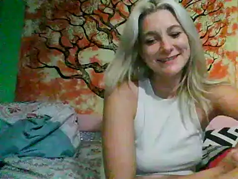 Snapshot of parislayd chatting on 06/30/26, 06:58 parislayd online show from 06/30/26, 06:58