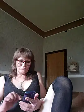 Snapshot of Manulenok chatting on 07/04/26, 10:10 Manulenok online show from 07/04/26, 10:10