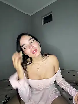Snapshot of laurenTurnerxx chatting on 07/02/26, 11:22 laurenTurnerxx online show from 07/02/26, 11:22