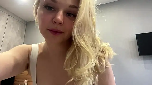EvelynStars online show from 07/01/26, 03:34