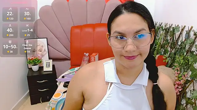 Snapshot of hilary_hot19 chatting on 07/03/26, 01:50 hilary hot19 online show from 07/03/26, 01:50