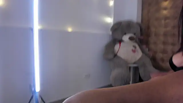 Snapshot of scarlett_honey_ chatting on 07/19/26, 03:05 scarlett honey online show from 07/19/26, 03:05