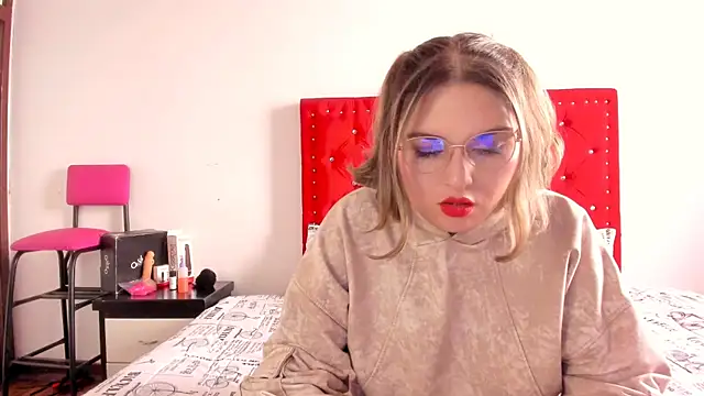 Sofia  bella online show from 07/03/26, 04:57