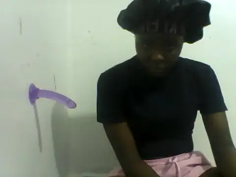 Snapshot of sweetSheila3517 chatting on 07/10/26, 05:59 sweetSheila3517 online show from 07/10/26, 05:59