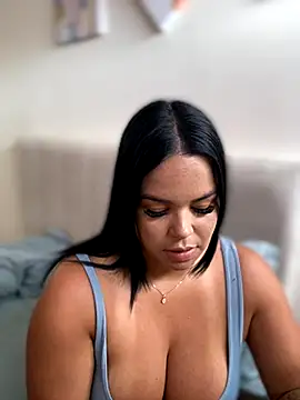 AliceStarshine online show from 11/27/25, 05:04