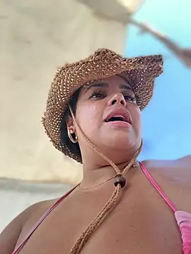 AliceStarshine online show from 12/16/25, 06:24