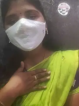 Snapshot of Roja_sexy chatting on 07/18/26, 04:00 Roja sexy online show from 07/18/26, 04:00
