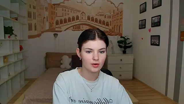Snapshot of AnnaYount chatting on 07/13/26, 11:24 AnnaYount online show from 07/13/26, 11:24