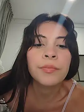 Snapshot of Emma_falls__ chatting on 07/20/26, 06:54 Emma falls online show from 07/20/26, 06:54