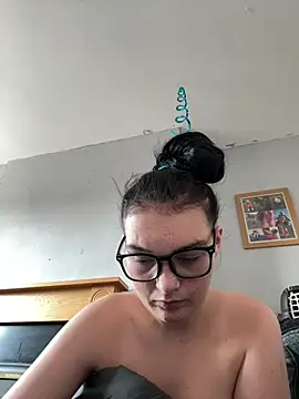 Snapshot of sweetpippa_ chatting on 07/16/26, 10:21 sweetpippa online show from 07/16/26, 10:21
