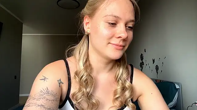 Snapshot of Stefany_Bloserful chatting on 07/06/26, 02:14 Stefany Bloserful online show from 07/06/26, 02:14