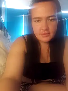 Snapshot of alj135 chatting on 07/07/26, 04:22 alj135 online show from 07/07/26, 04:22