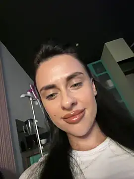 Snapshot of TatiUA chatting on 07/06/26, 04:42 TatiUA online show from 07/06/26, 04:42