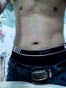 huynhji988 online show from 07/08/26, 11:37