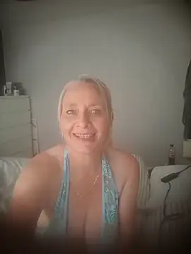 BellaUkCurvy online show from 07/28/26, 11:17
