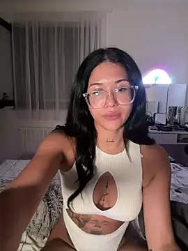littlelatina online show from 07/20/26, 09:28