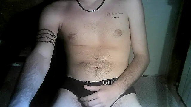 Snapshot of tino3444 chatting on 07/08/26, 08:57 tino3444 online show from 07/08/26, 08:57