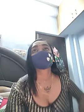 Snapshot of Dhaarani-cam chatting on 07/15/26, 04:07 Dhaarani-cam online show from 07/15/26, 04:07