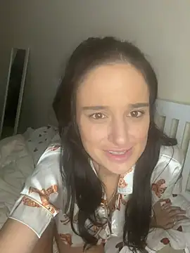 Snapshot of EnglishRoxy chatting on 07/17/26, 12:39 EnglishRoxy online show from 07/17/26, 12:39