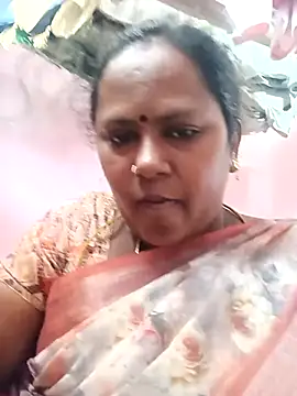 Snapshot of tamilrosegold chatting on 07/16/26, 04:51 tamilrosegold online show from 07/16/26, 04:51