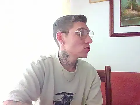 Snapshot of liam_carter2 chatting on 07/10/26, 10:34 liam carter2 online show from 07/10/26, 10:34